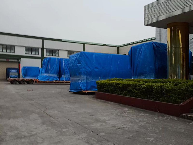 東莞(wǎn)某公司(si)重型設(she)備防雨(yǔ)真空木(mù)箱